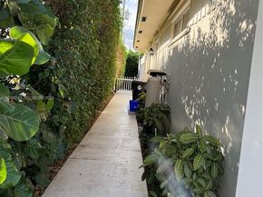 2607 Holy Cross Ln, Lake Worth FL 33460