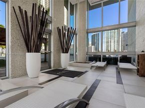 92 SW 3rd St 4509, Miami FL 33130