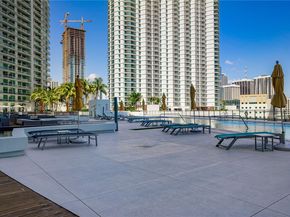 92 SW 3rd St 4509, Miami FL 33130