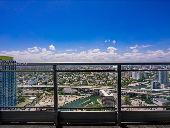 92 SW 3rd St 4509, Miami FL 33130