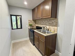 781 NW 108th St, Miami FL 33168