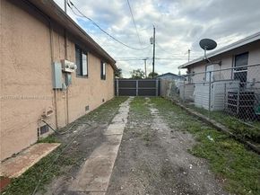 781 NW 108th St, Miami FL 33168