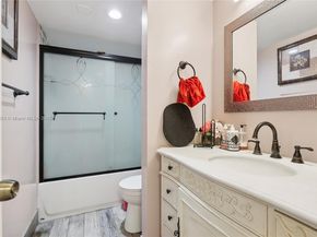 5732 Coral Lake Dr 308, Margate FL 33063