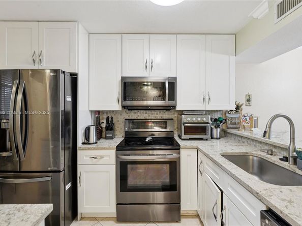 5732 Coral Lake Dr 308, Margate FL 33063