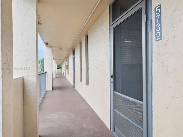 5732 Coral Lake Dr 308, Margate FL 33063