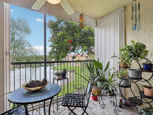 5732 Coral Lake Dr 308, Margate FL 33063