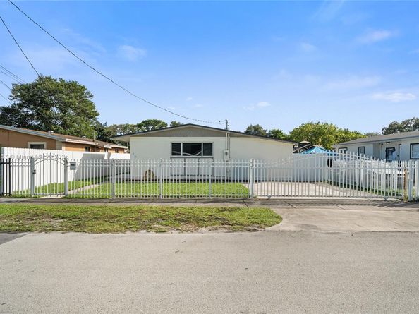 2100 NW 154th St, Miami Gardens FL 33054