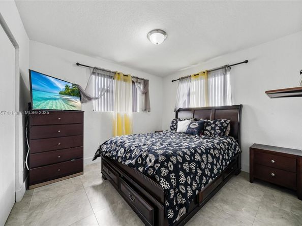 2100 NW 154th St, Miami Gardens FL 33054