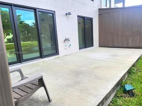 9723 N New River Canal Road 416, Plantation FL 33324