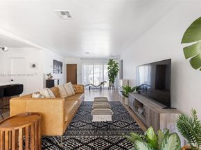 1370 71st St, Miami Beach FL 33141