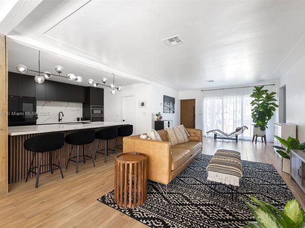 1370 71st St, Miami Beach FL 33141