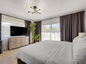 1370 71st St, Miami Beach FL 33141