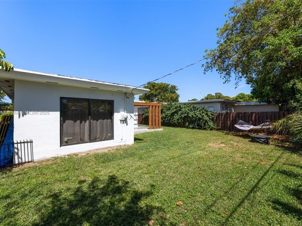 1370 71st St, Miami Beach FL 33141