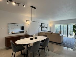 398 Lakeview Dr 205, Weston FL 33326