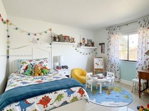 398 Lakeview Dr 205, Weston FL 33326