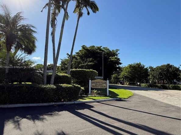 398 Lakeview Dr 205, Weston FL 33326