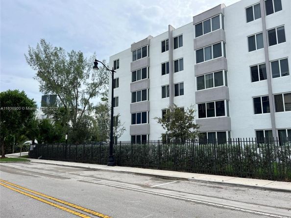 250 180th Dr 205, Sunny Isles Beach FL 33160