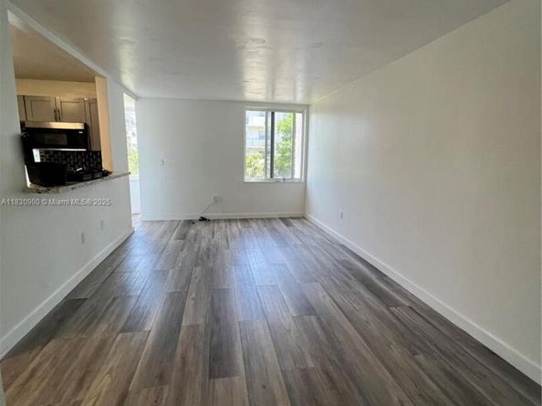 250 180th Dr 205, Sunny Isles Beach FL 33160