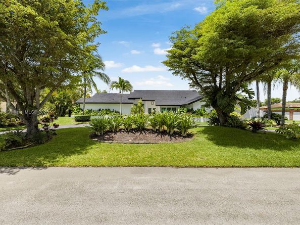 10404 SW 87th Ct, Miami FL 33176