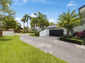 10404 SW 87th Ct, Miami FL 33176