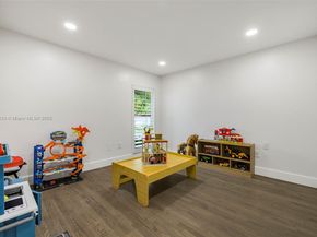 10404 SW 87th Ct, Miami FL 33176