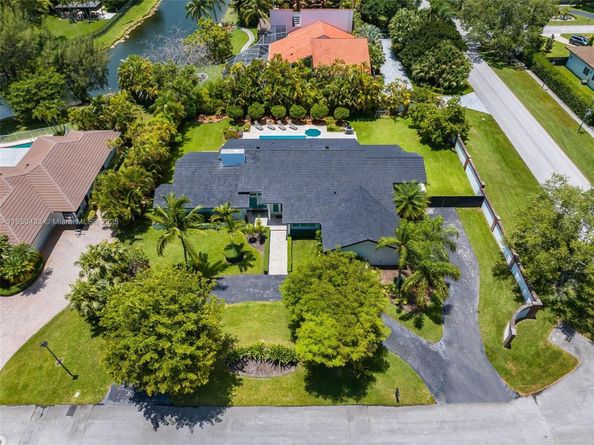 10404 SW 87th Ct, Miami FL 33176