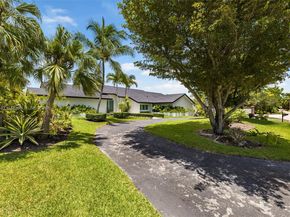 10404 SW 87th Ct, Miami FL 33176