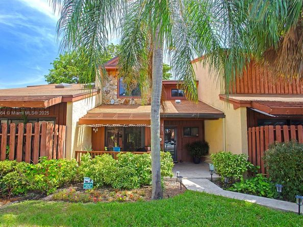 469 SE 14th St, Dania Beach FL 33004