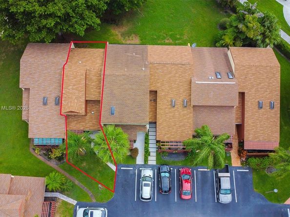 469 SE 14th St, Dania Beach FL 33004