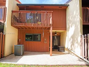 469 SE 14th St, Dania Beach FL 33004