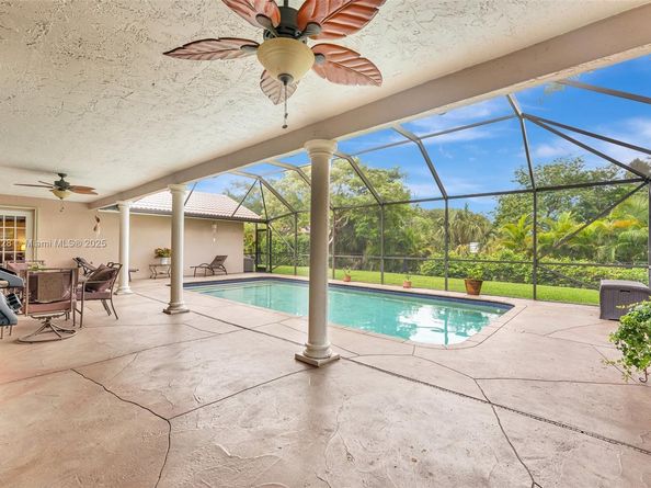 5655 NW 86th Ave, Coral Springs FL 33067