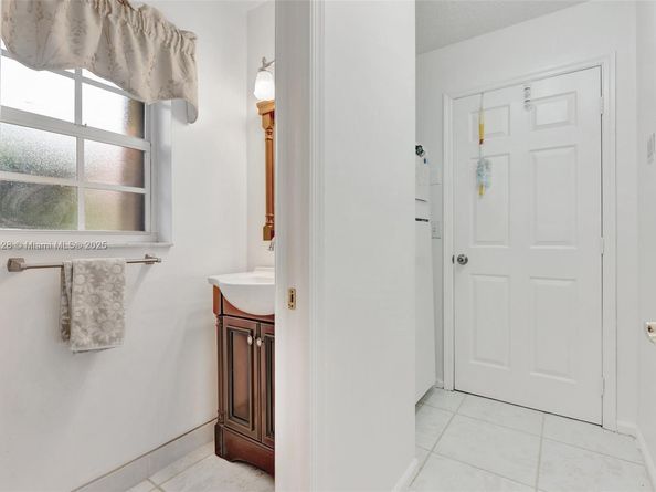 5655 NW 86th Ave, Coral Springs FL 33067