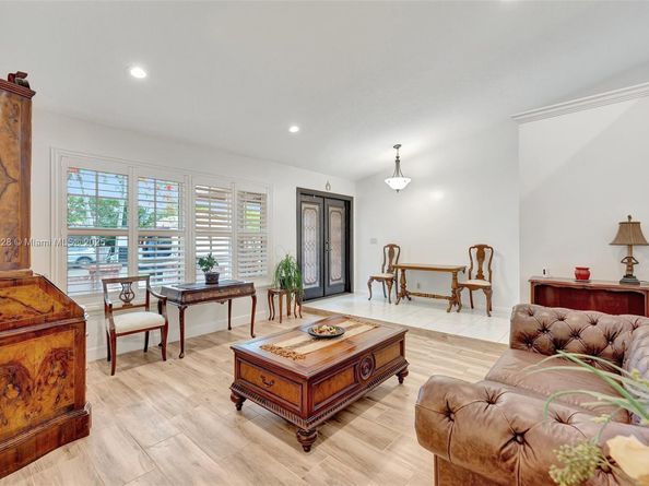 5655 NW 86th Ave, Coral Springs FL 33067