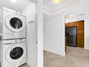 10 Venetian Way 403, Miami Beach FL 33139