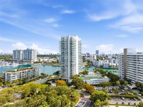10 Venetian Way 403, Miami Beach FL 33139