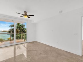 10 Venetian Way 403, Miami Beach FL 33139