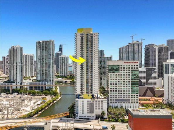 185 SW 7th St 3100, Miami FL 33130