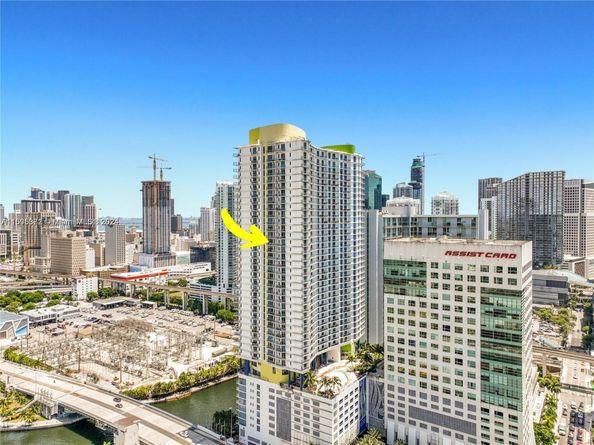 185 SW 7th St 3100, Miami FL 33130