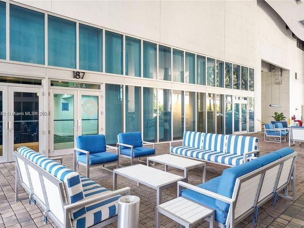 185 SW 7th St 3100, Miami FL 33130