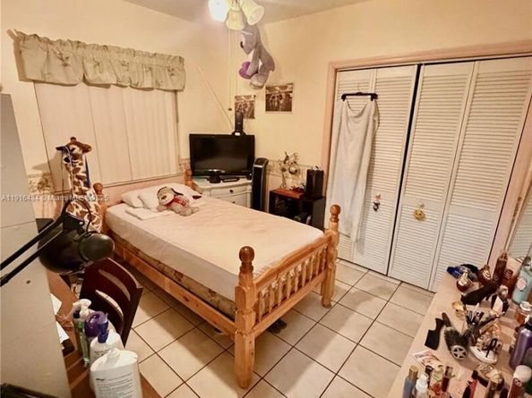 5850 SW 13th Ter, West Miami FL 33144