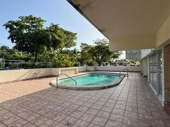 1225 NE 124th St 46A, North Miami FL 33161