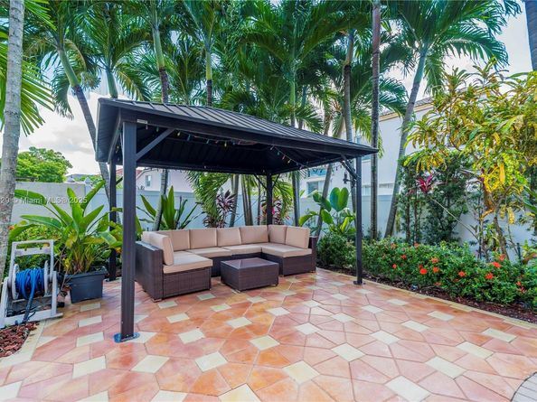 15620 NW 12TH Pl, Pembroke Pines FL 33028