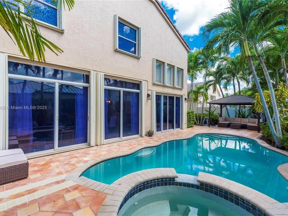 15620 NW 12TH Pl, Pembroke Pines FL 33028