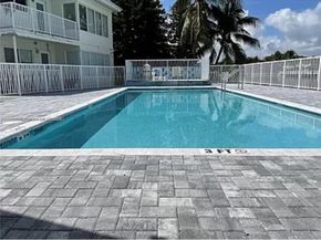 1225 Marseille Dr 18, Miami Beach FL 33141