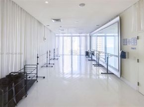 465 Brickell Ave 701, Miami FL 33131
