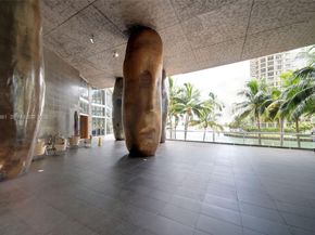 465 Brickell Ave 701, Miami FL 33131