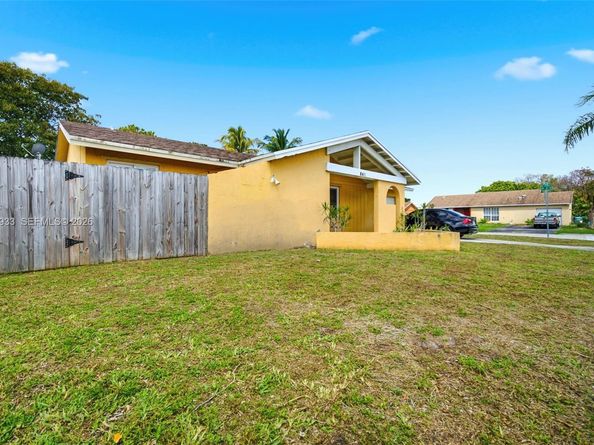 841 SW 55th Ave, Margate FL 33068