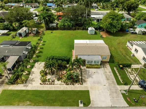512 NW 13th St, Homestead FL 33030