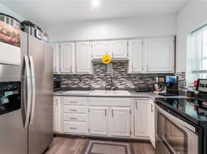 512 NW 13th St, Homestead FL 33030