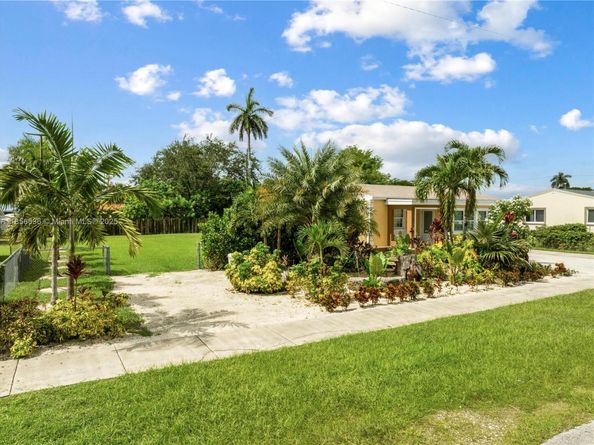 512 NW 13th St, Homestead FL 33030